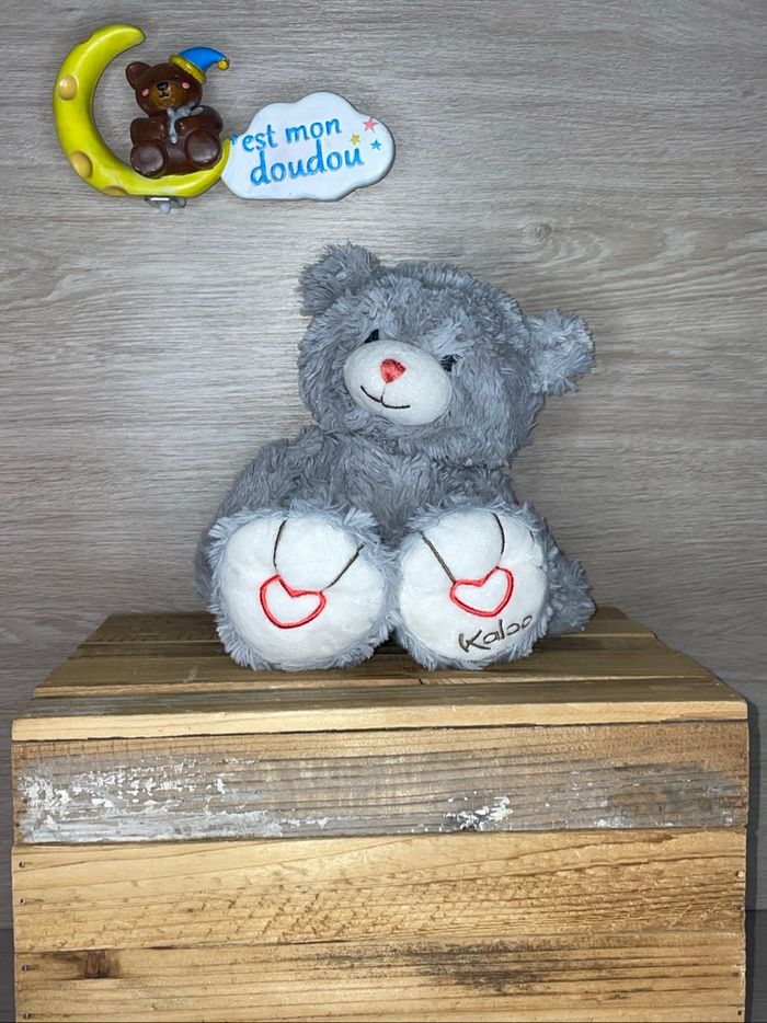 KAL372 doudou ours 🐻 rouge kaloo