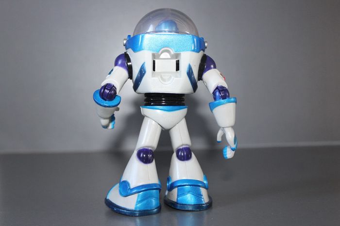 Figurine Buzz l'Eclair - Disney - photo numéro 3