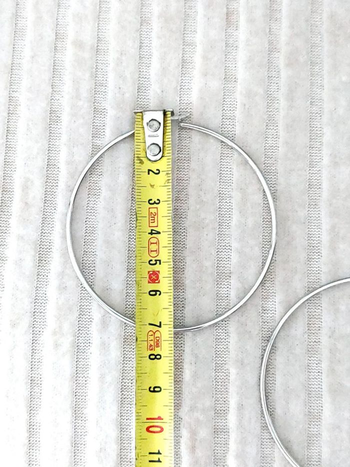 Magnifique paire de créoles couleur argenté - photo numéro 4