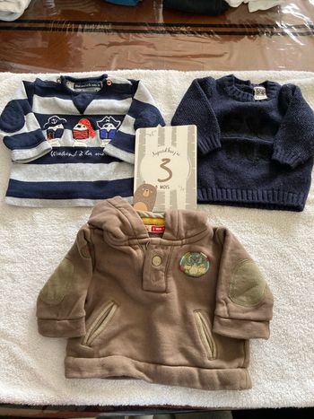 Lot de pulls en 3 mois