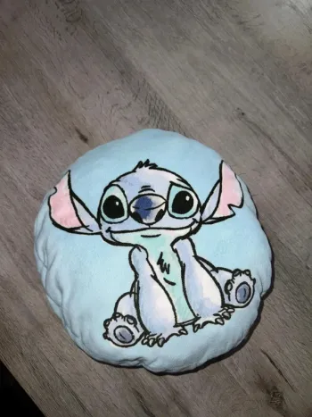 Coussin Disney stitch avec plaid