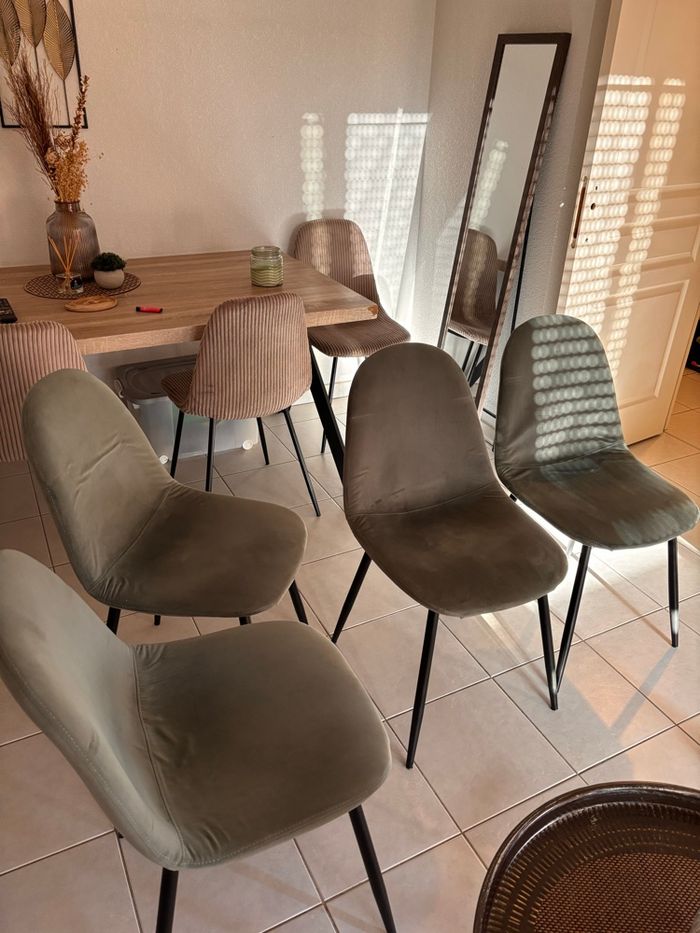 Chaise en velours vert - photo numéro 2