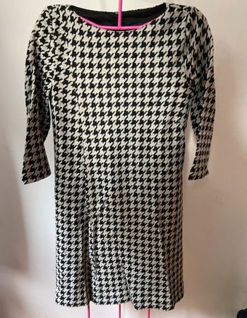 Robe à manche mi longue. Taille S