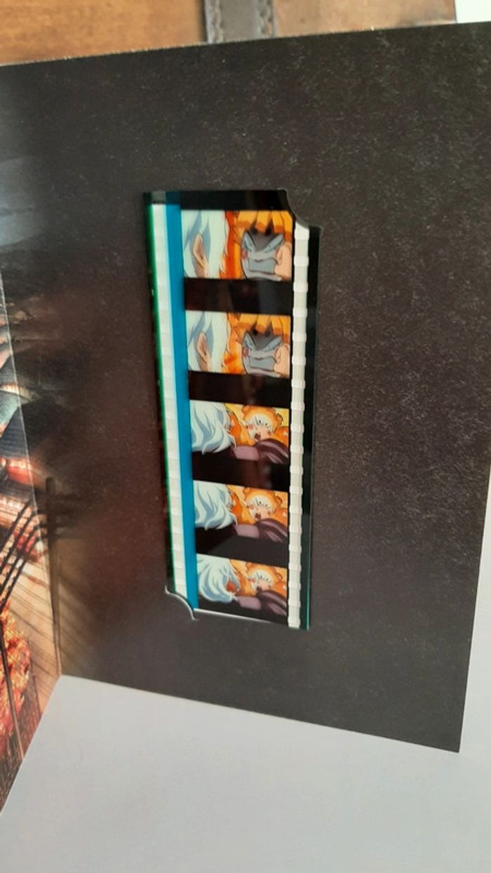 Pellicule Demon Slayer Zenitsu manga - photo numéro 2