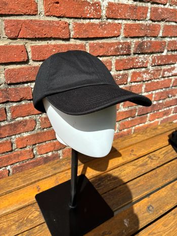 Casquette noir pull and bear neuves