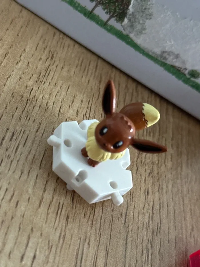 Lot Pokémon figurine Évoli - photo numéro 2