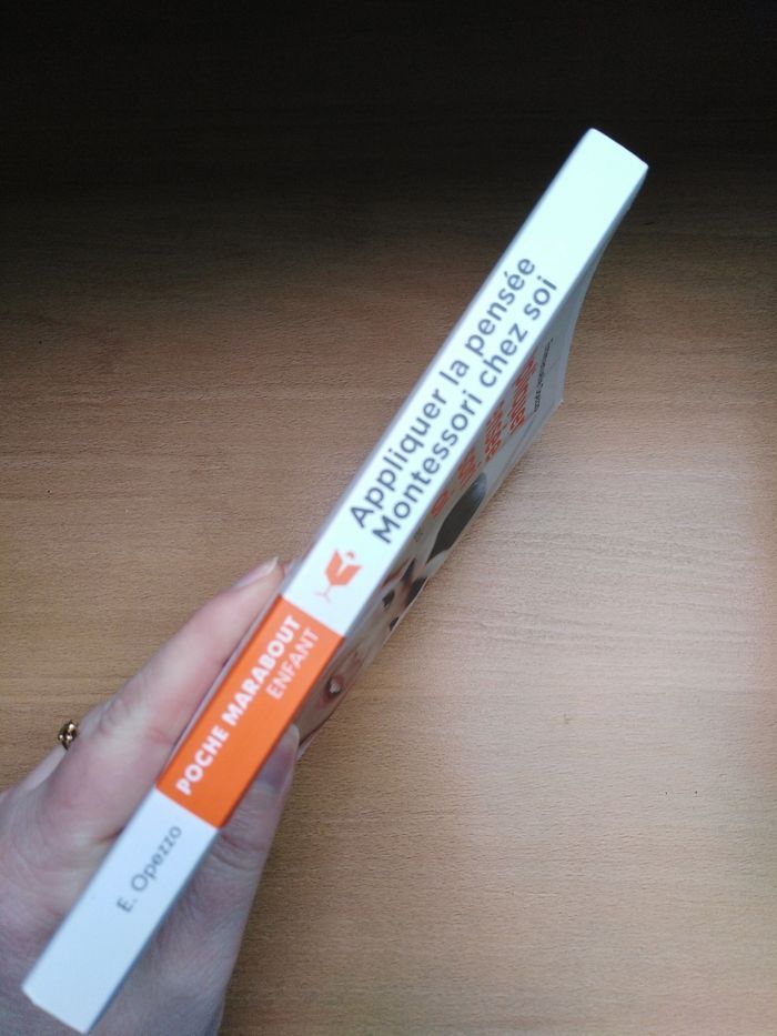 Livre appliquer la pensée Montessori chez soi d'Emmanuelle opezzo - photo numéro 3