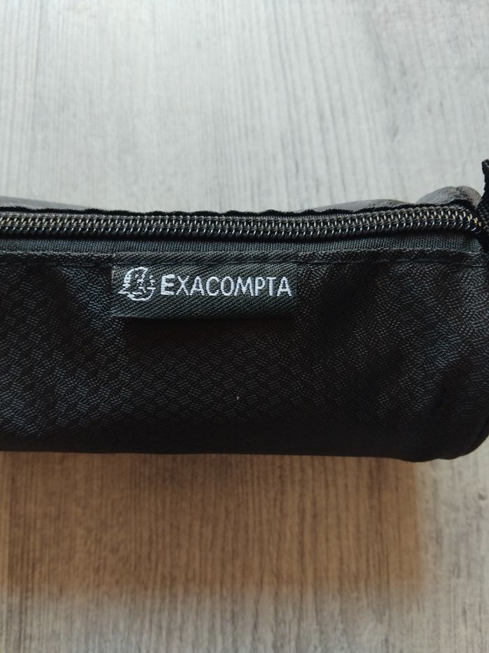 Trousse noire - photo numéro 3