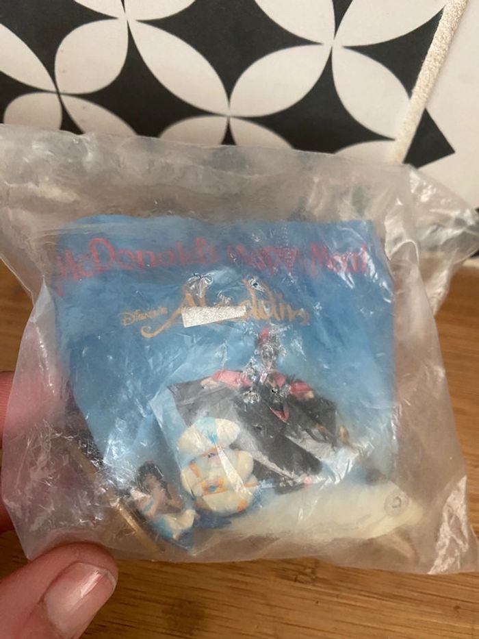 1993 Lampe du génie d’Aladin disney jouet happy meal - photo numéro 3