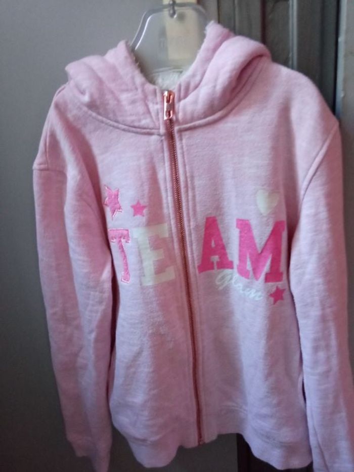 Sweat zippé à capuche