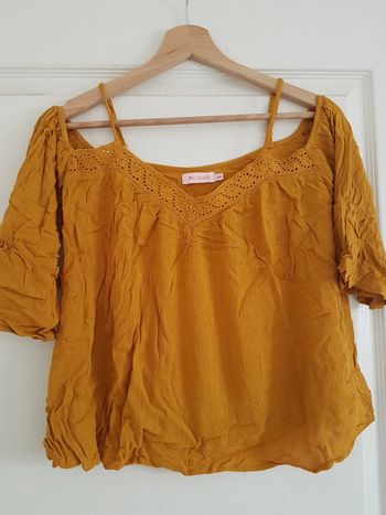 Haut jaune