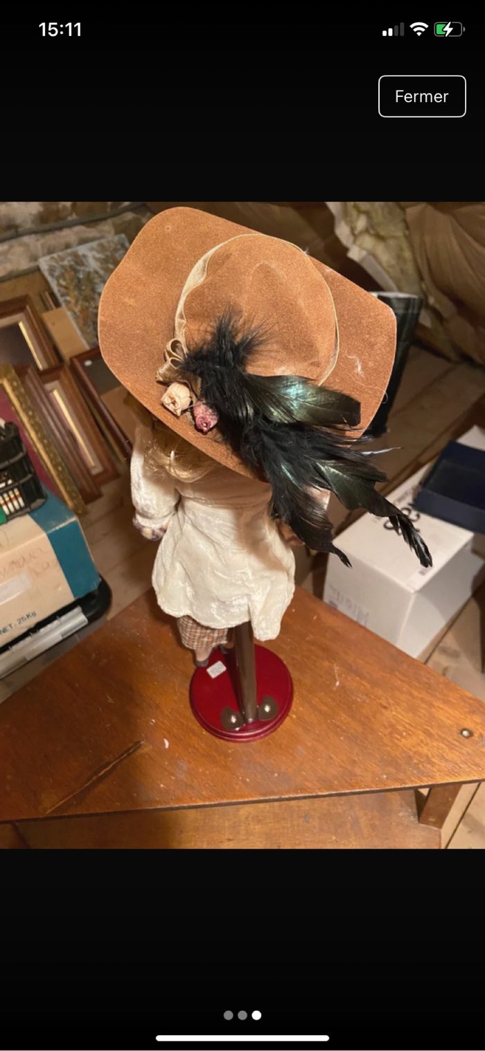 Poupée de collection en porcelaine - photo numéro 3