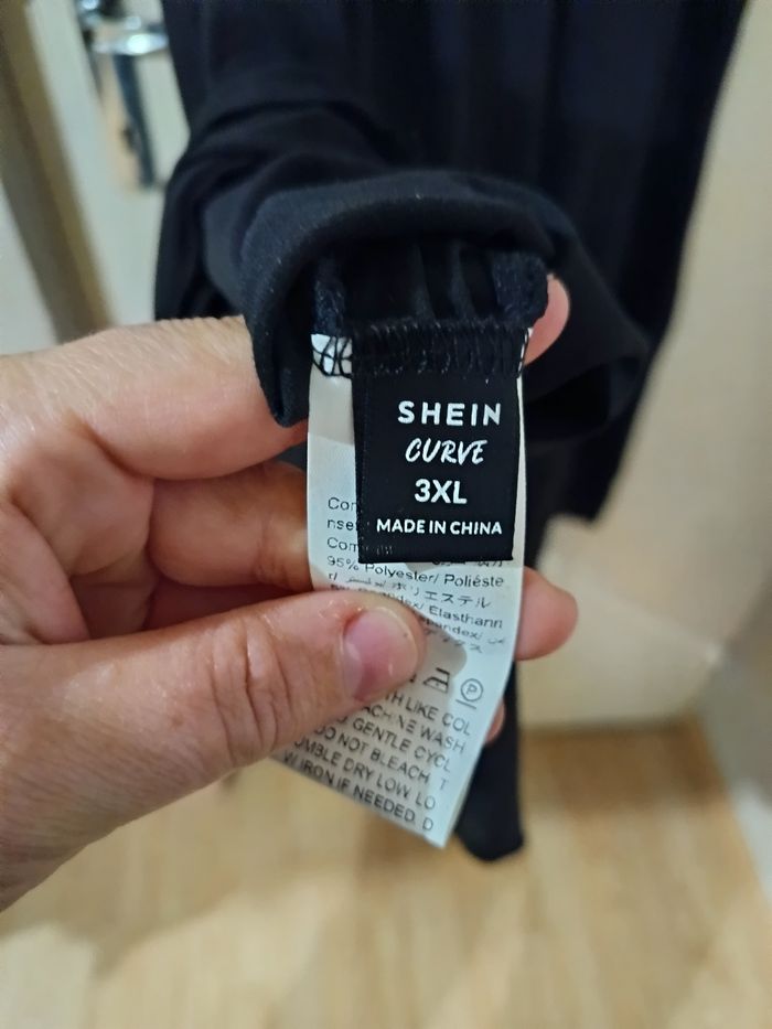 Robe noir - photo numéro 3