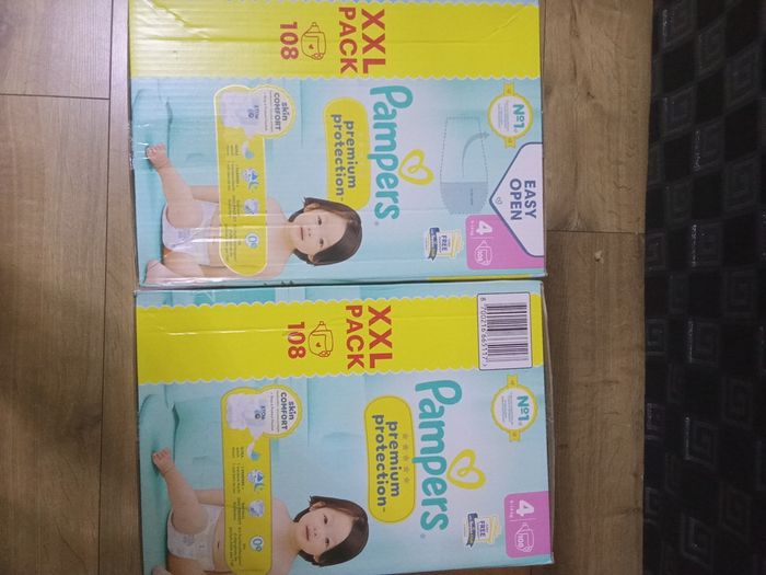 Couches Pampers premium protection