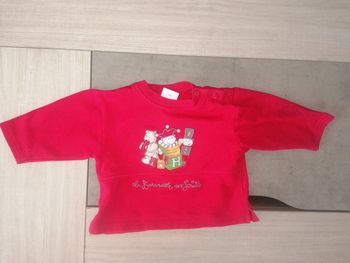 Pull rouge / 6 mois