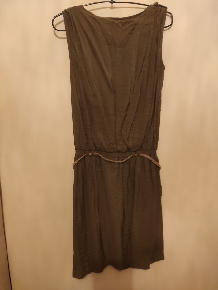 Robe kaki - photo numéro 2