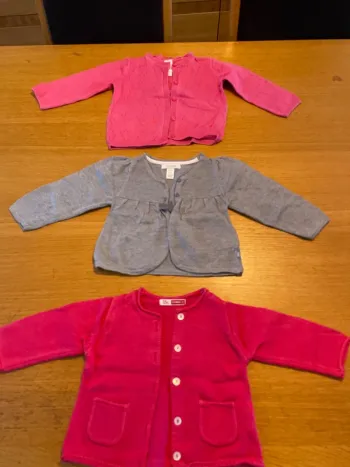 3 gilets 12 mois