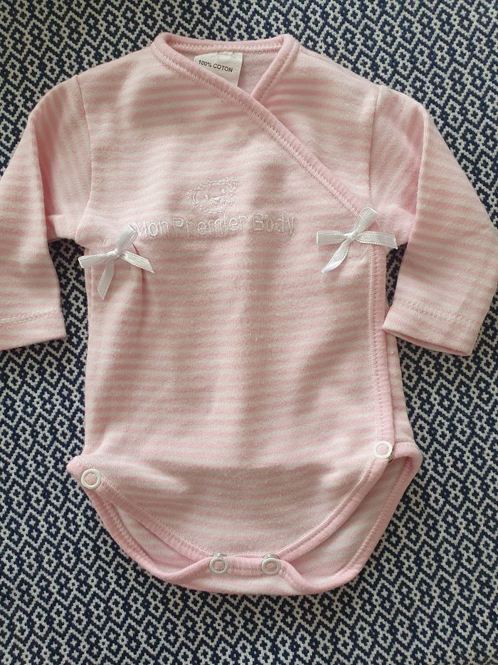 Lot vêtements 1 mois - photo numéro 2