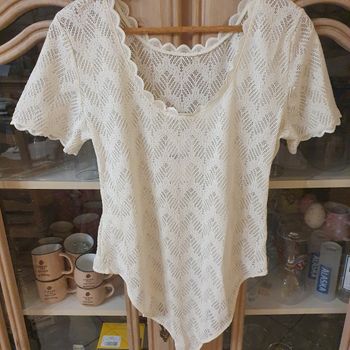 Body femme ecru logement ajouré  très élégant Cache-cache Taille Xl 