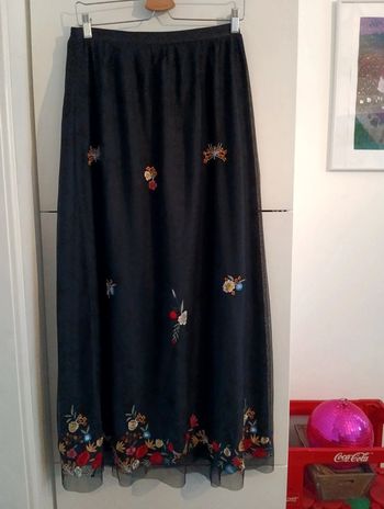 Jupe longue noire doublée tulle brodé multicolore taille 38