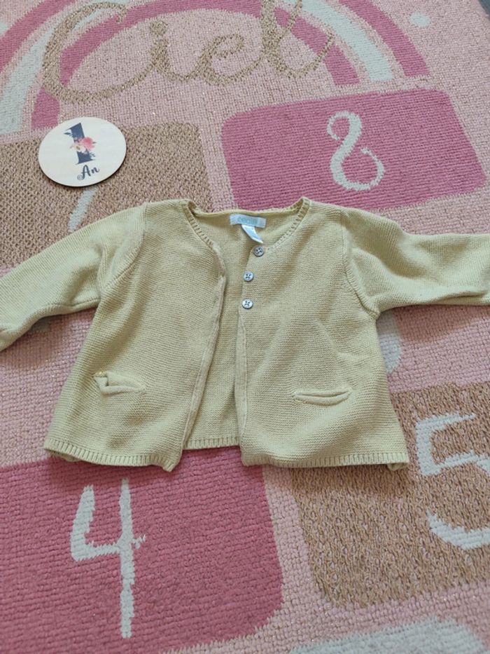 Lot gilets 12 mois - photo numéro 8