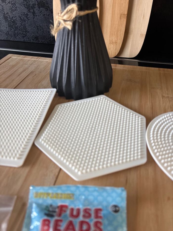 Lot pochoirs perles à repasser avec quelques perles - photo numéro 3