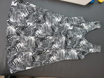Robe femme feuilles noire et blanche women only taille xl