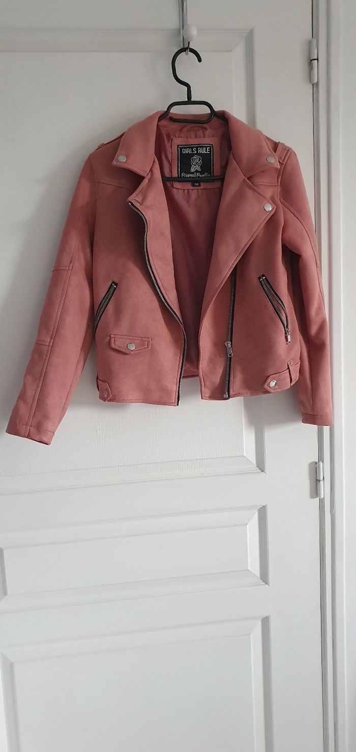 Veste girls rule.  Taille  11 ou 12 ans