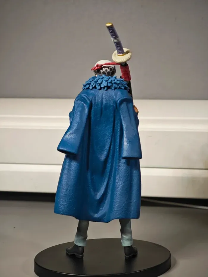 Figurine One Piece : Trafalgar Law Bandai Banpresto 18cm avec boîte - photo numéro 4