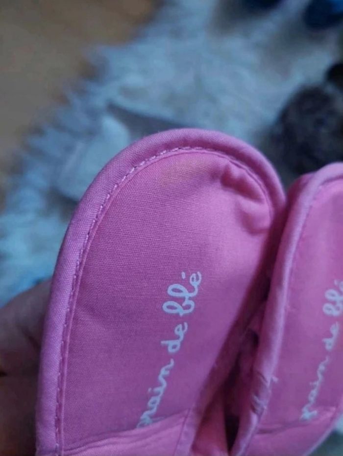 Lot petites chaussures et pantoufles souples bébé fille 0/12 mois BE 👶 - photo numéro 2