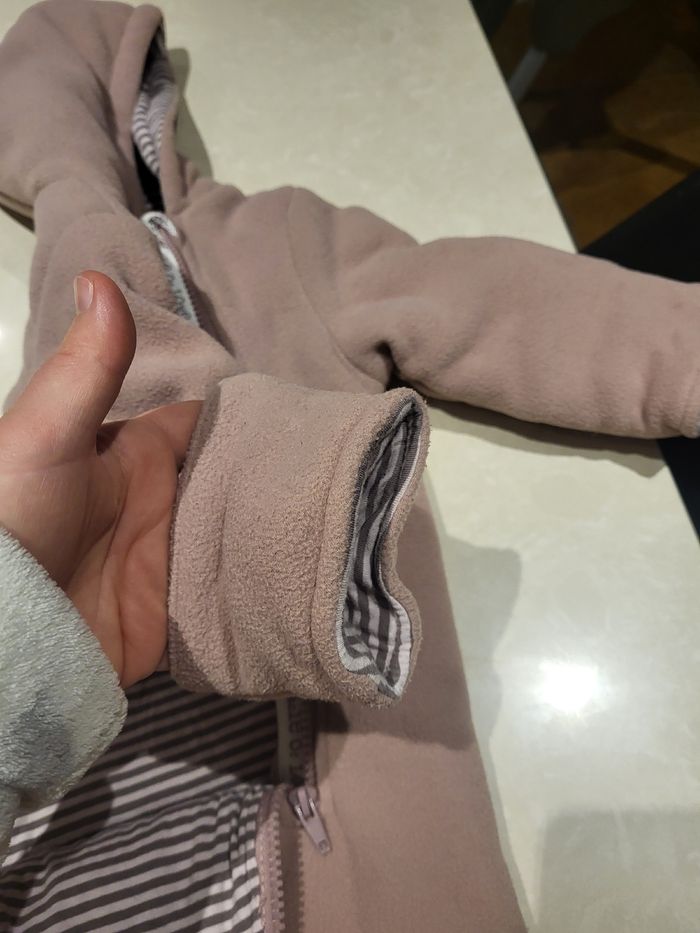 Chancelière en polaire avec moufle. - photo numéro 7