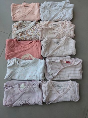 Lot 12 body manches longues 1 mois