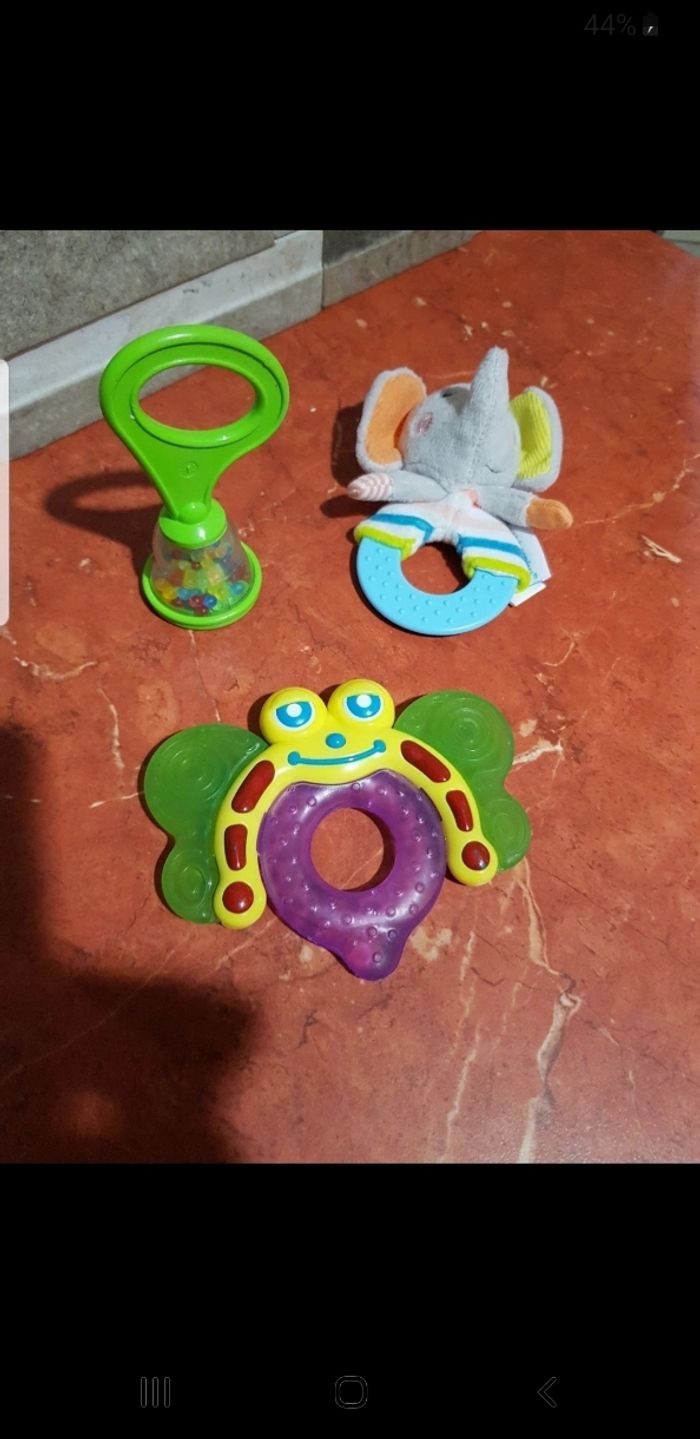 Lot hochet / anneaux de dentition