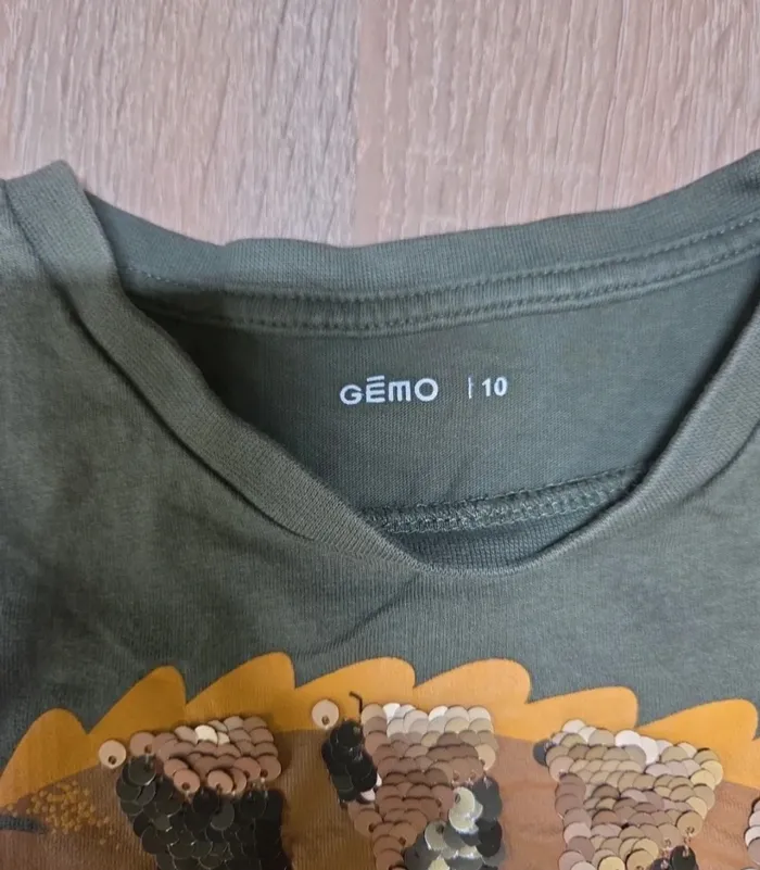 Tee-shirt 🌸 10 ans - photo numéro 2