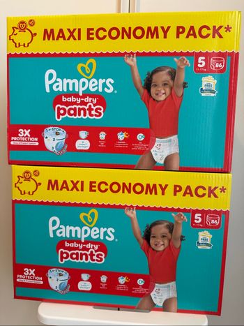 172 couches Pampers pants taille 5
