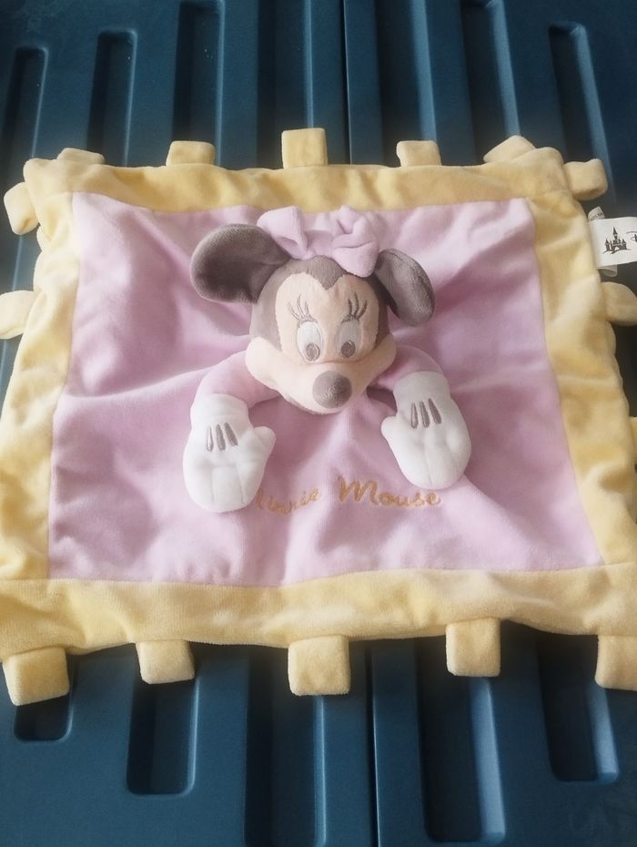 Doudou couverture Disney Minnie