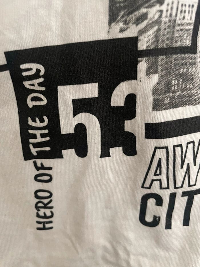 Tee shirt tissaia , très bon état, 4 ans - photo numéro 3