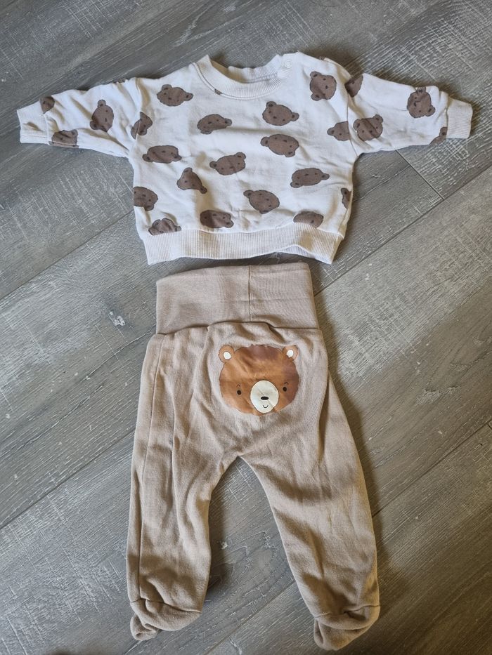 Ensemble pull + pantalon chaussettes 1 mois - photo numéro 2