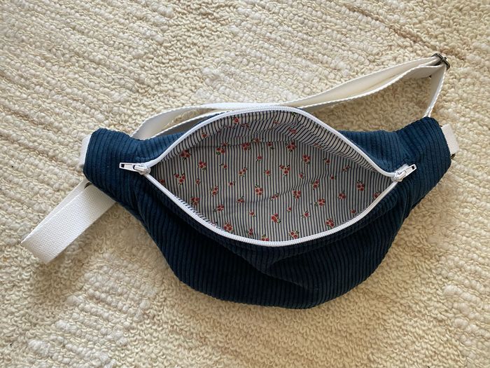 Sac banane bleu velour - photo numéro 3