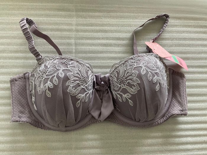 Soutien-gorge mauve et blanc Affinitas neuf - photo numéro 2