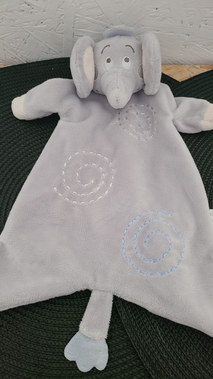 Éléphant KIMBALOO (La Halle) doudou plat gris - photo numéro 2