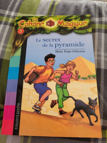 livre la cabane magique le secret de la pyramide 7+  (3e)