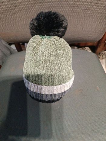Bonnet tricot vert gris