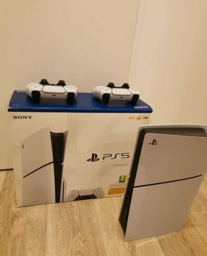 PlayStation 5 Édition Slim Standard avec sa boîte d'origine, - photo numéro 2