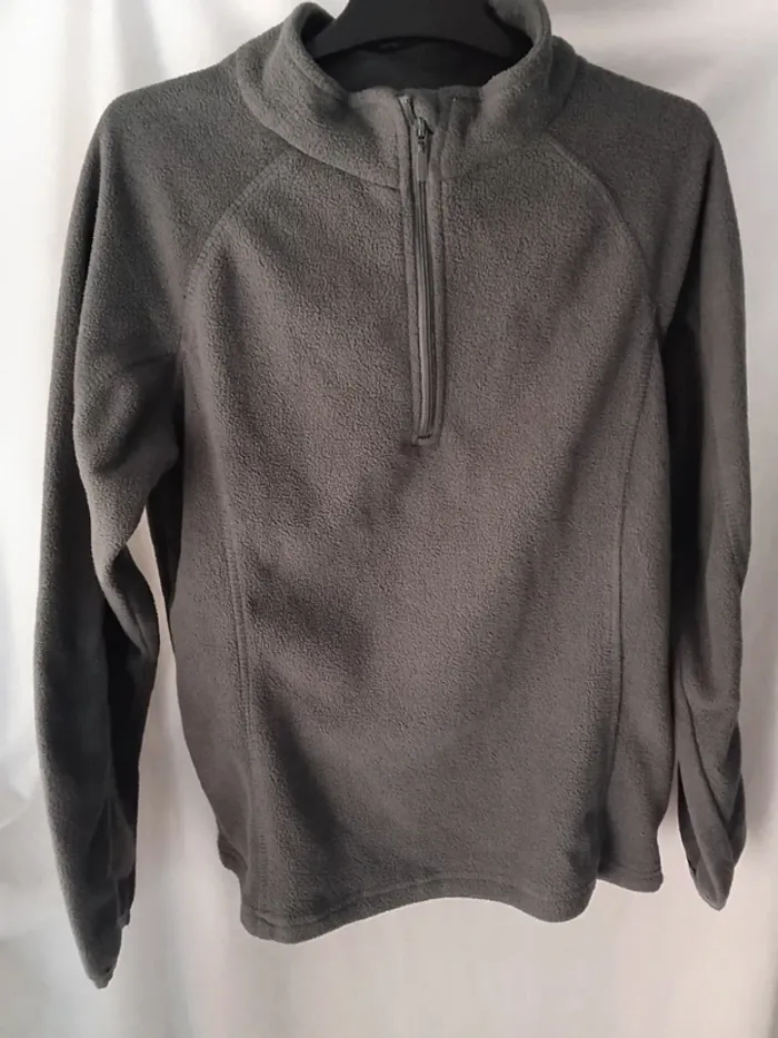 Pull polaire gris taille 12 ans