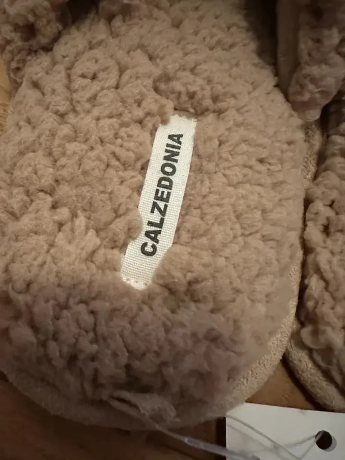 Pantoufles chaussons neuves taill 39-41 - photo numéro 4