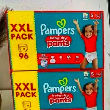 Couches Pampers