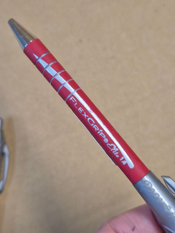 Lot 4 stylos billes Paper Mate Flexgrip rouges - photo numéro 2