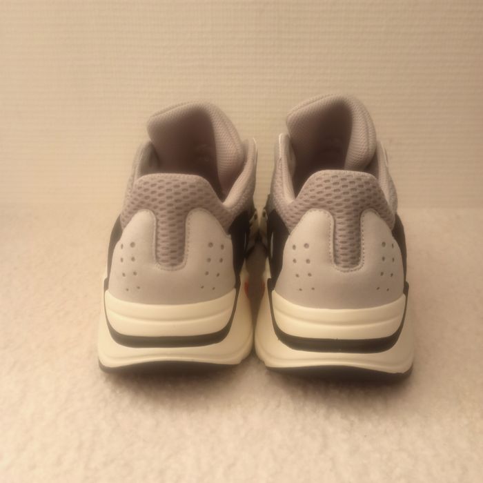 Adidas Yeezy 700 - photo numéro 2