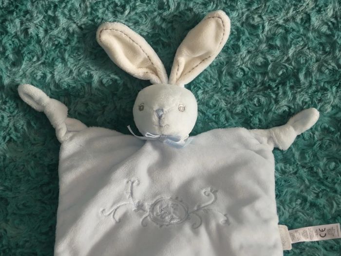 Doudou lapin plat kaloo bleu brodé 🐰parfait état - photo numéro 2